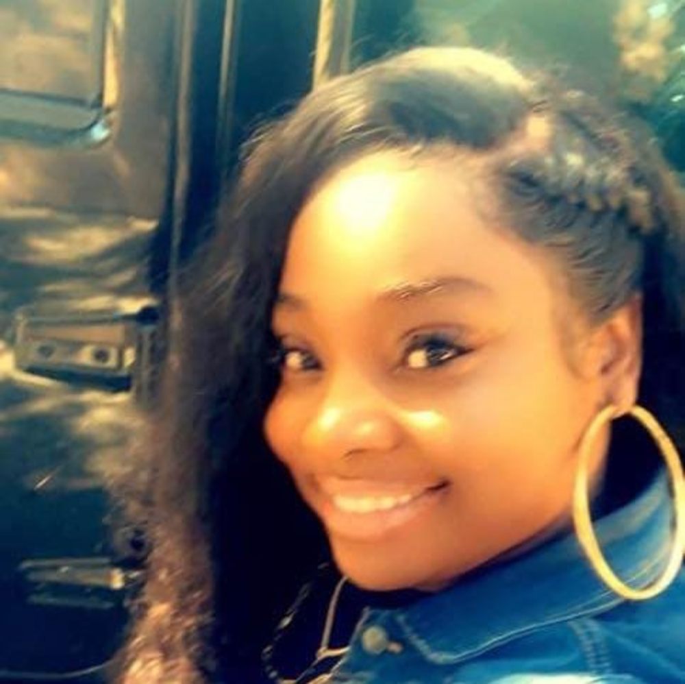 Meet your Posher, Latasha